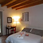 L'Isolo B&B E Case Vacanza Bed & Breakfast 4*