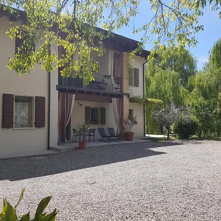 L'Isolo B&B E Case Vacanza Bed & Breakfast 4*