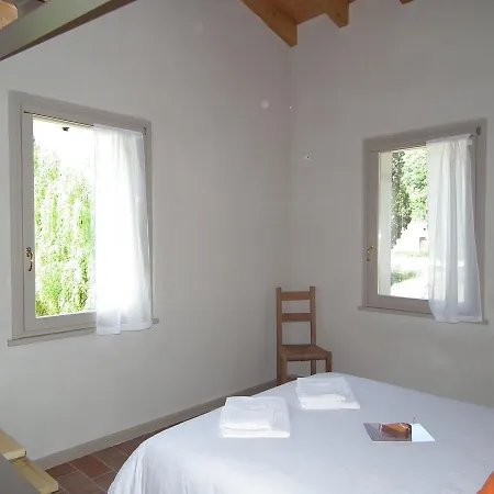 L'isolo E Panzió Monzambano